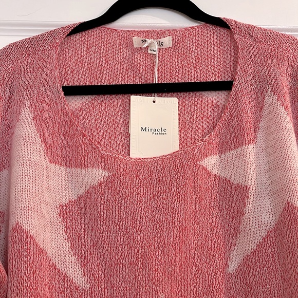 Miracle NWT Cream & Red Star Design Cropped Soft Sweater - Picture 2 of 6